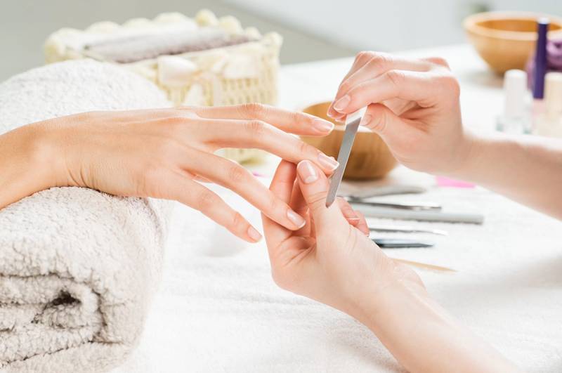 CLASSIC MANICURE